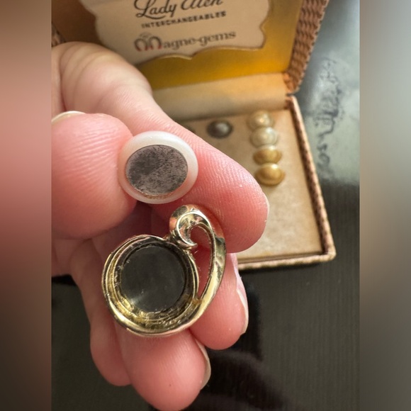 Vintage Lady Ellen Interchangeable pastel Faux Pearl Earrings ~IOB - Picture 4 of 8